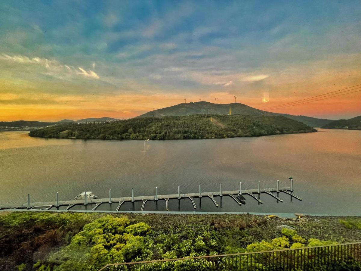 Octant Douro Hotel Кащело де Пайва Екстериор снимка Sunset at Lake Ouachita